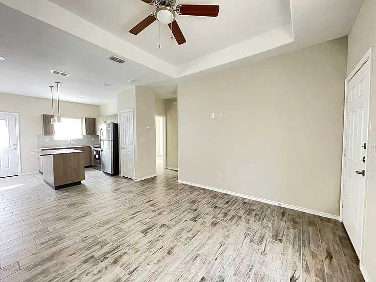 5203 N Hiawatha Dr #1 — Photo 9