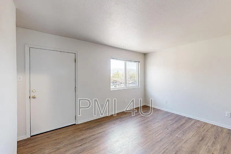 2 bed, 1.0 bath, 675 sqft, $800 — Photo 4