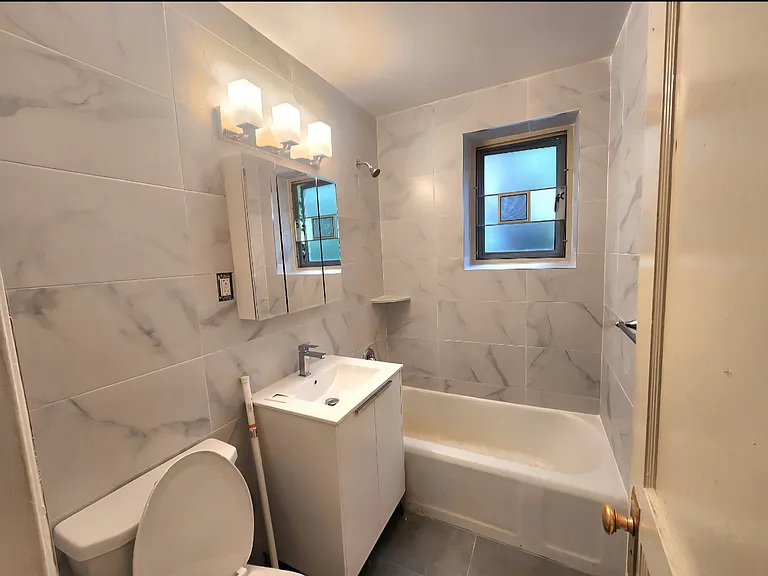 197-05 65th Cres #C — Photo 10