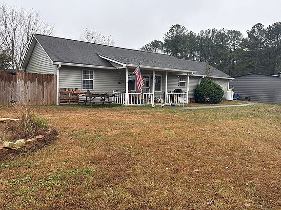 3rd image of 165 Graystone Dr