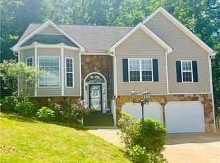 2008 Queensbury Dr, Acworth, GA 30102