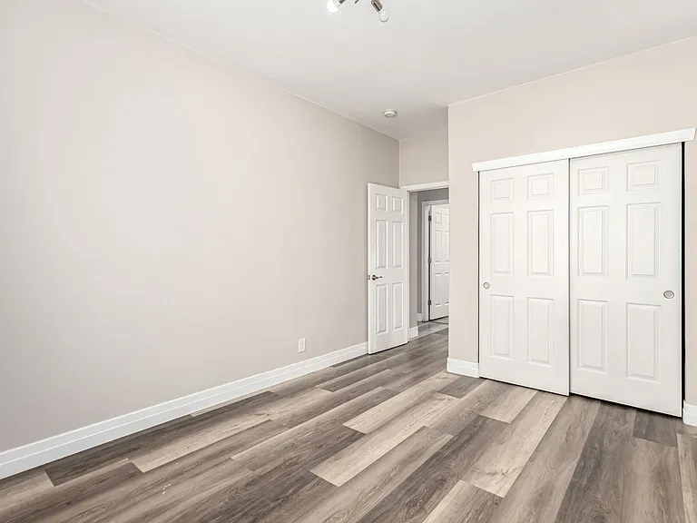 5856 Golden Wing St — Photo 24