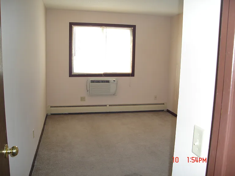 3320 Longfellow Avenue S — Photo 8