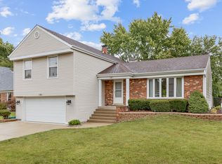 161 Larchmont Ln, Bloomingdale, IL 60108
