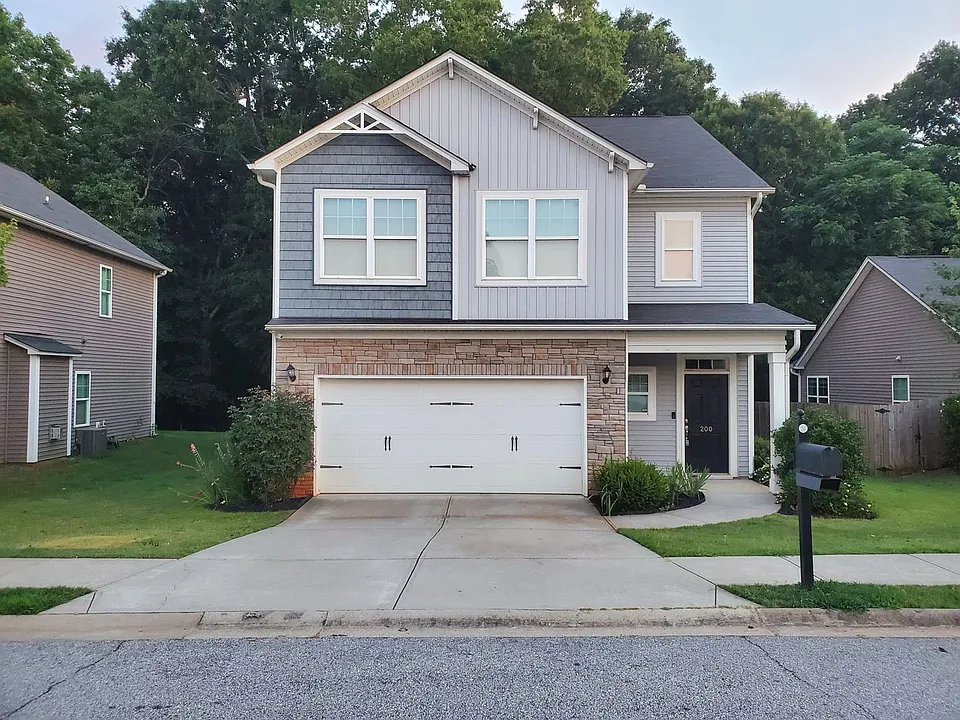 200 Rivers Edge Cir