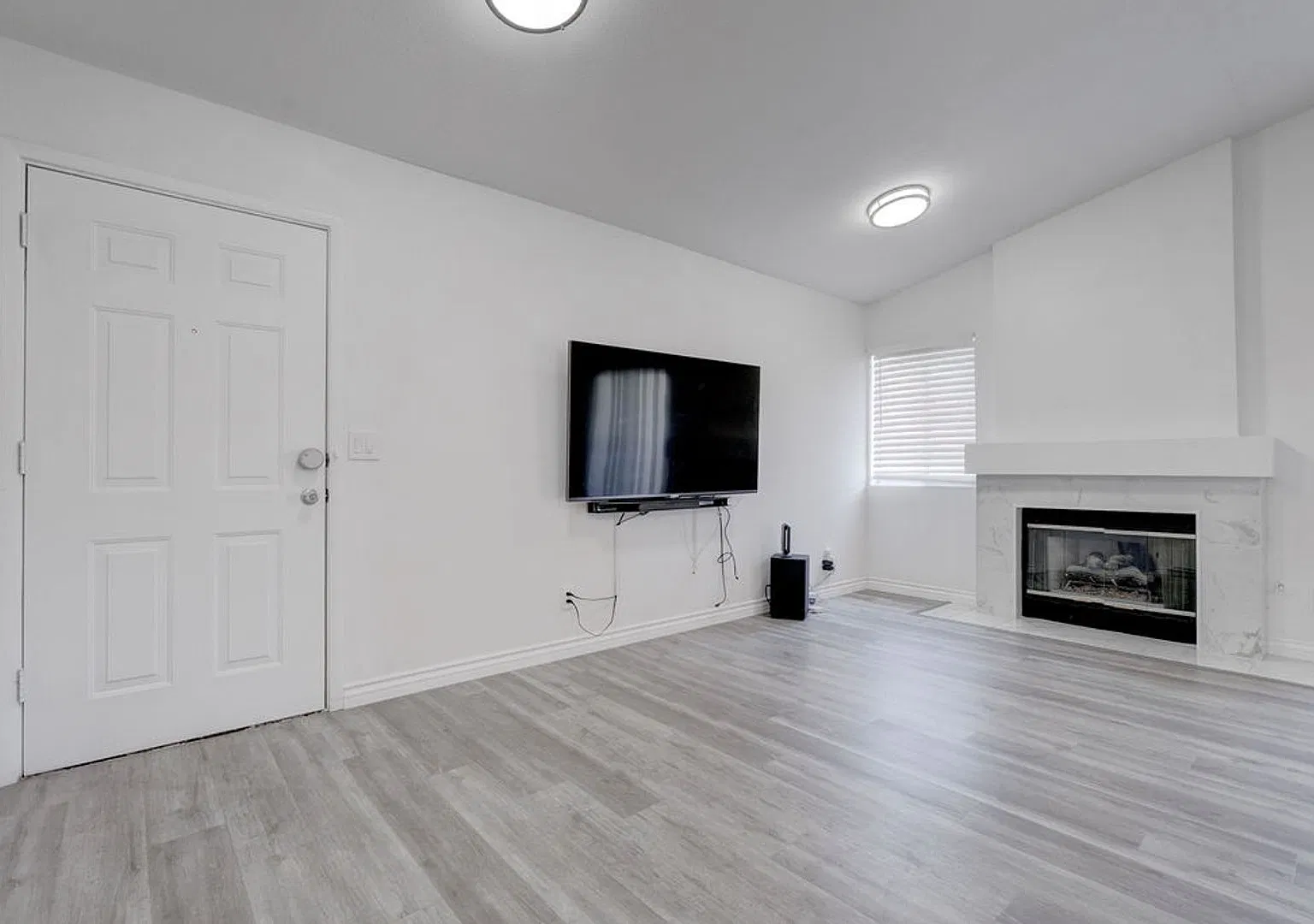 600 Devonhall Street #202, Las Vegas, NV 89145 — Photo 2
