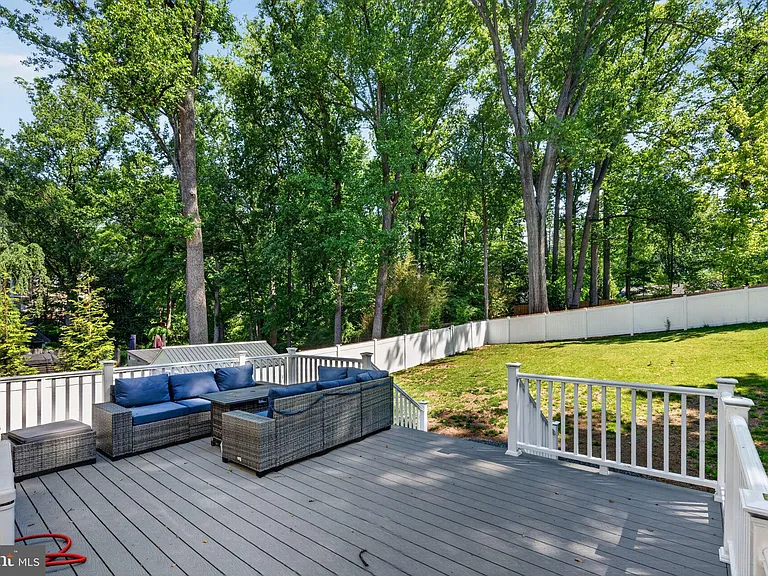 3925 Ashwood Pl — Photo 53