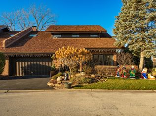 22 Lucas Dr, Palos Hills, IL 60465