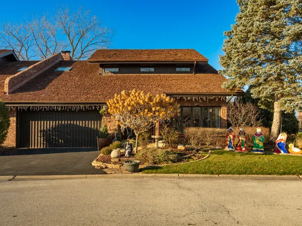 22 Lucas Dr, Palos Hills, IL 60465