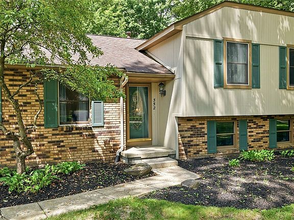 4th image of 352 Rosewae Ave