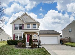 2737 Oak Trace Ct, Dayton, OH 45431