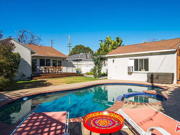 4th image of 4448 Irvine Ave