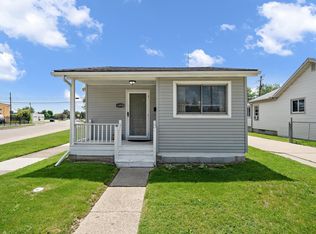 14890 Collinson Ave, Eastpointe, MI 48021