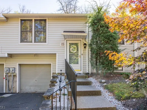 15 Pebblestone Ln, Hardyston Twp., NJ 07419