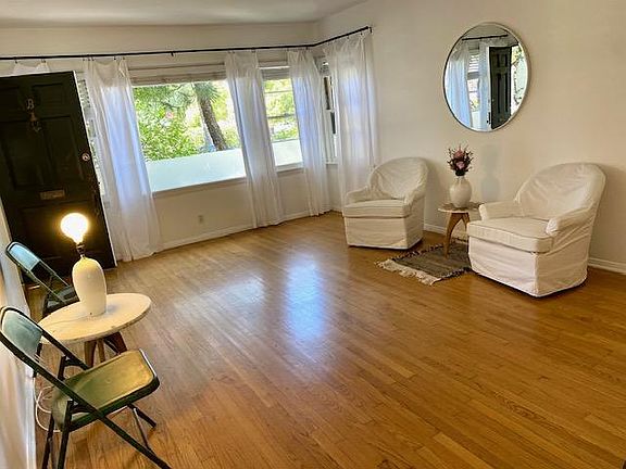 2nd image of 902 California Ave APT B