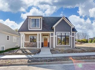 456 Cayman Cir, Tipp City, OH 45371