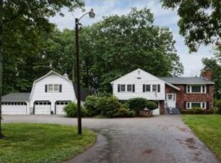 254 Mammoth Rd, Londonderry, NH 03053