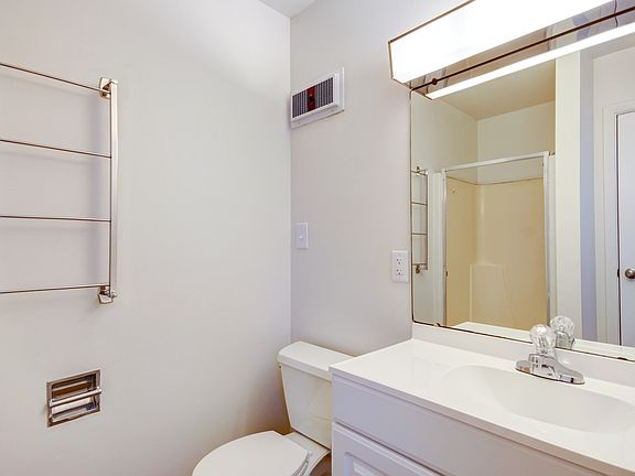 2nd image of 111 W Park St #735c56f53