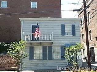 9 Lincoln St, Savannah, GA 31401