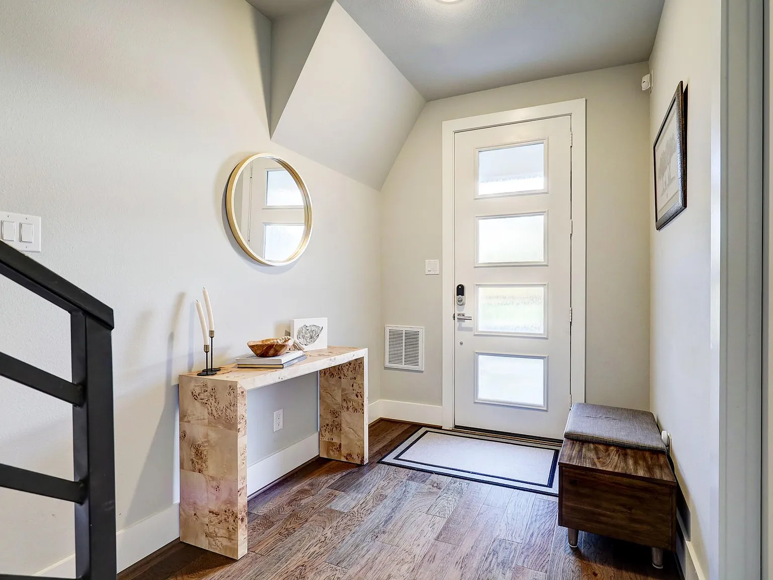 3 bed, 3.5 bath, 2067 sqft, $3,600 — Photo 2