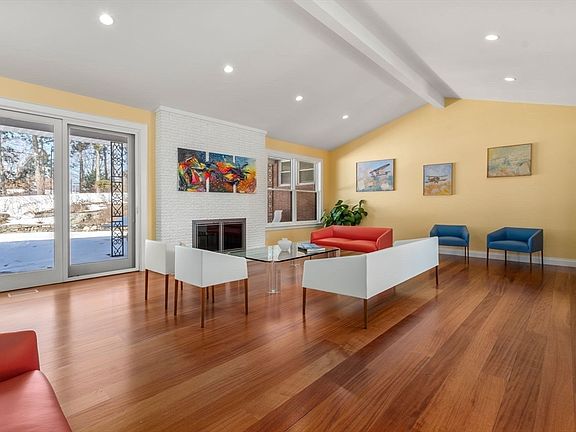 4th image of 120 Crestview Rd