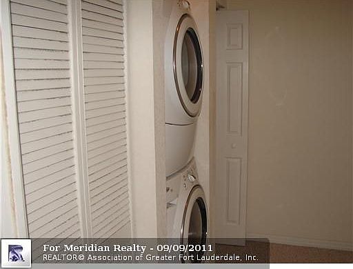 5th image of 3433 Merrick Ln #608