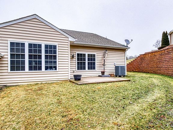 3rd image of 255 Slate Creek Dr