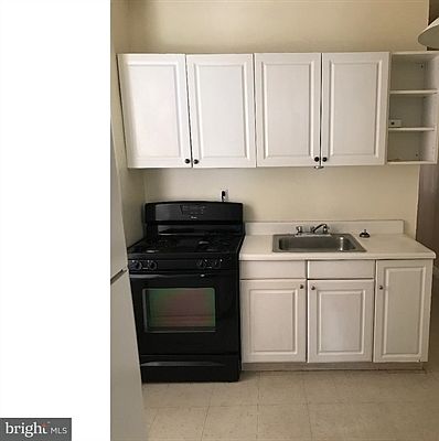 3rd image of 1717 Delaware Ave APT 2