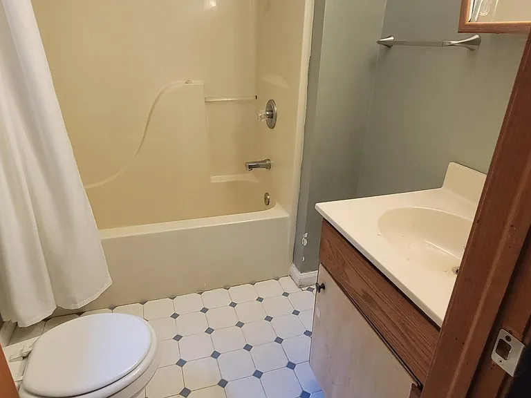 102 Island Ter — Photo 15