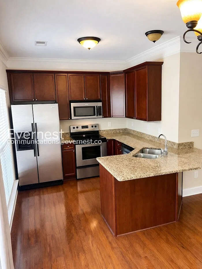 2 bed, 2.5 bath, 1646 sqft, $2,255 — Photo 3