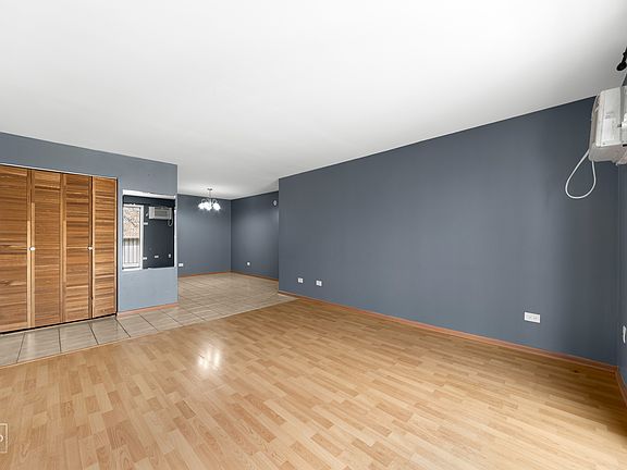3rd image of 252 Shorewood Dr APT 2B