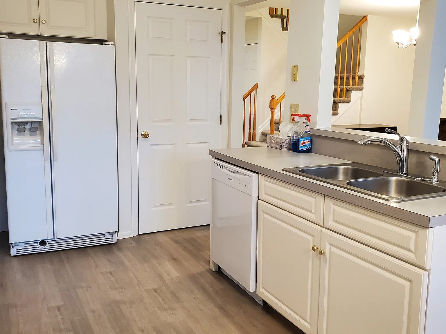 3 bed, 2.5 bath, 1929 sqft, $3,300 — Photo 4