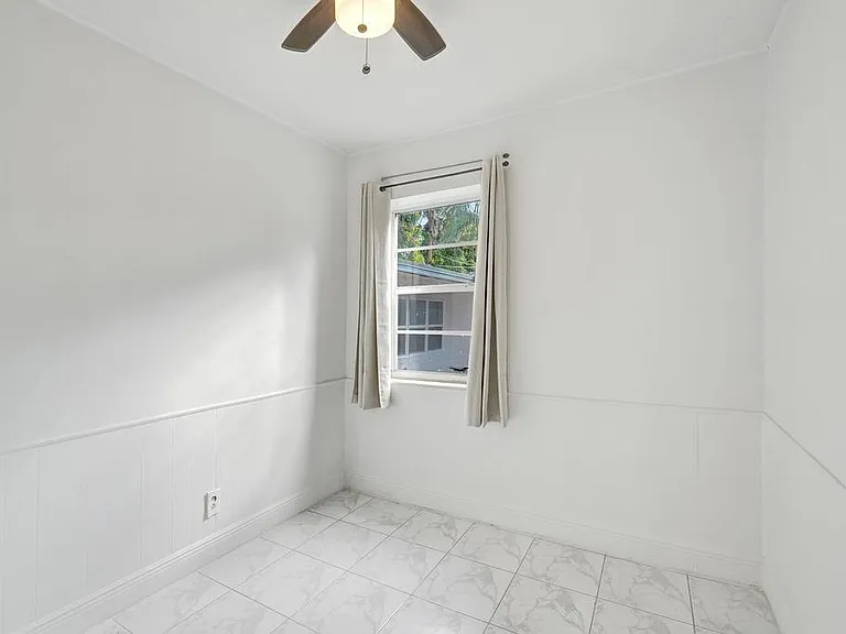 1836 SW 9th Ave — Photo 45