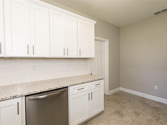 4th image of 1123 W Walnut St