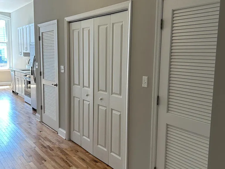 100 W Lexington St #505 — Photo 21