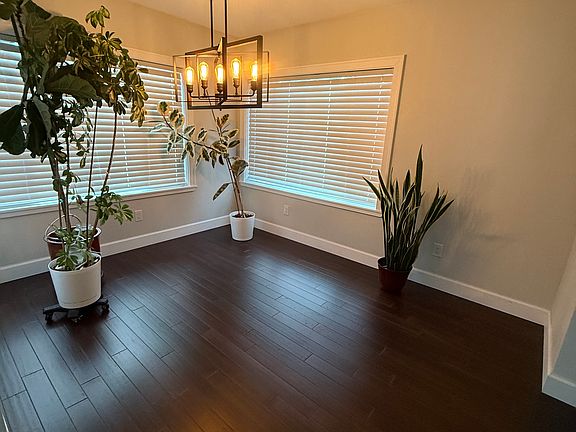 5th image of 2440 Maher Ave