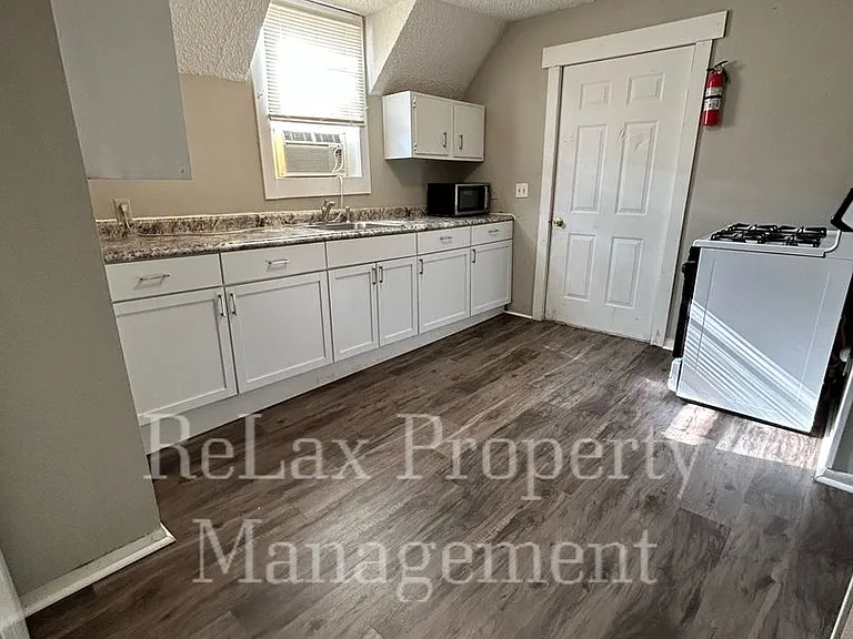 207 Avon St — Photo 6