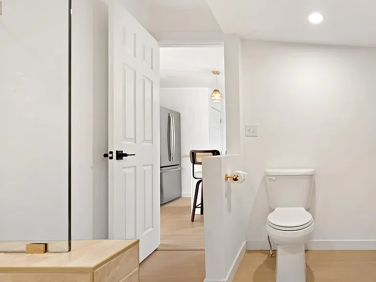 210 Monroe St — Photo 21