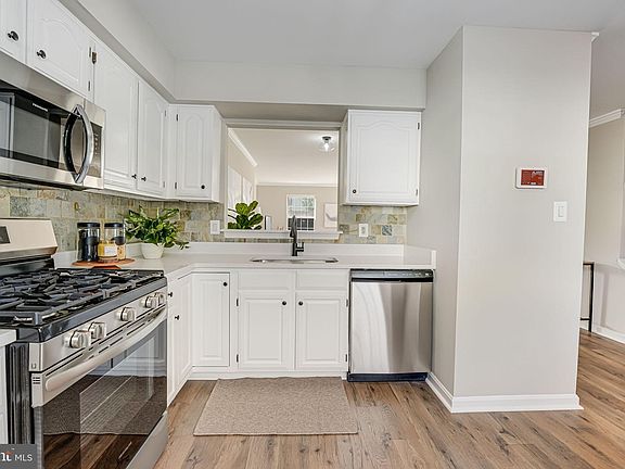 5th image of 17892 Lounsbery Dr