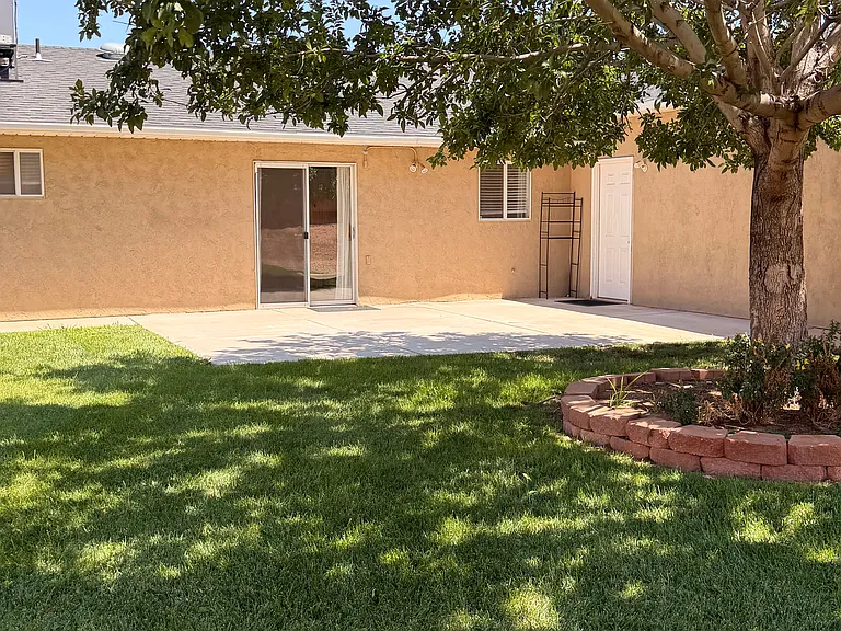 1743 W Green Valley Ln — Photo 21
