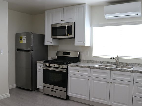 3rd image of 5657 Laurel Canyon Blvd APT 202