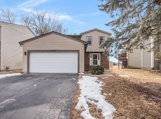 1669 Cumberland Rd, Aurora, IL 60504