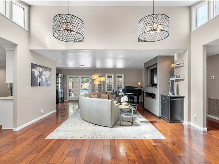 N 53rd Pl — Photo 14