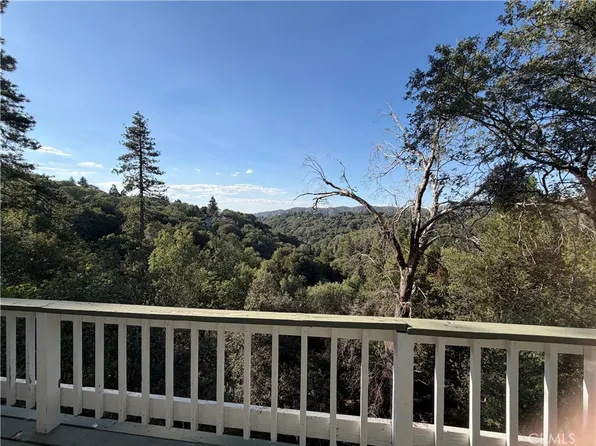 24798 Edelweiss Dr, Crestline, CA 92325