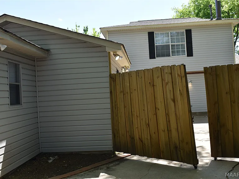 3001 Sutton Dr — Photo 21