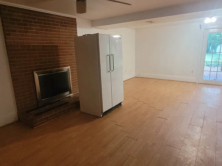 4419 Kentmore Dr — Photo 12