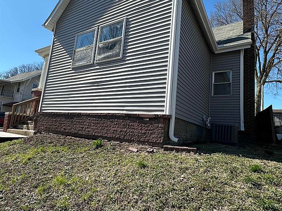 2nd image of 1213 NE Glendale Ave