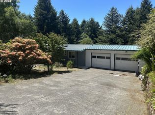 17812 Aqua Vista Ln, Brookings, OR 97415