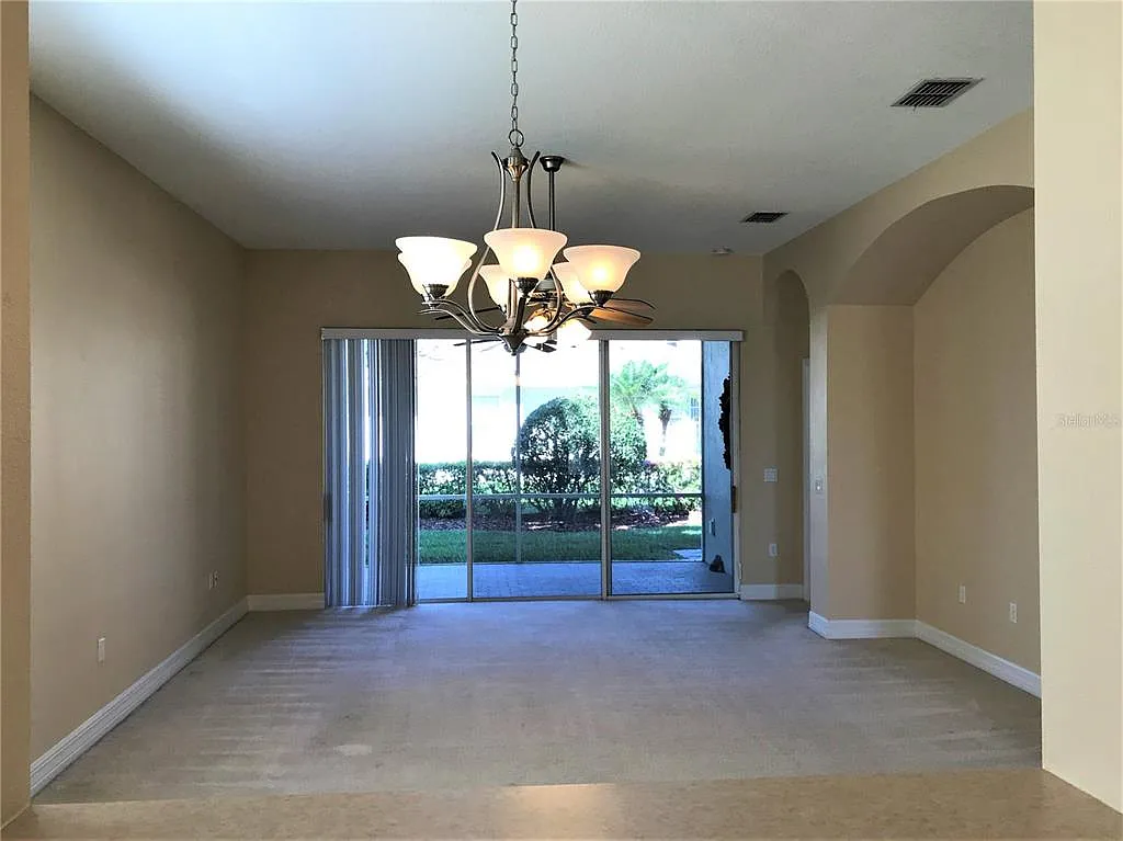 3 bed, 2.0 bath, 1980 sqft, $2,495 — Photo 3