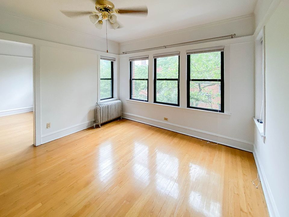 1st image of 1456 W Cornelia Ave APT 2